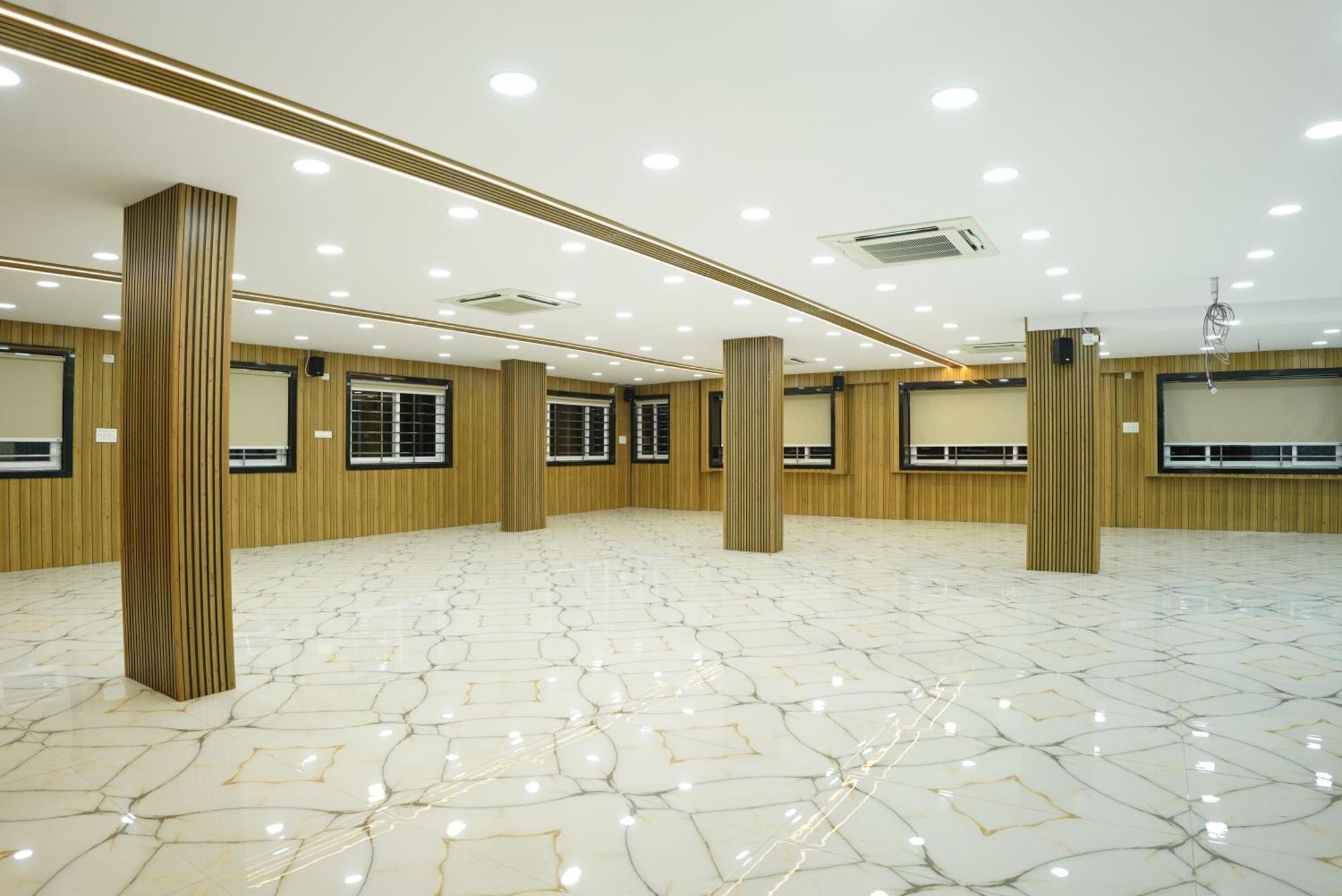 Akshayaa Grand Hotel Visakhapatnam Exterior photo