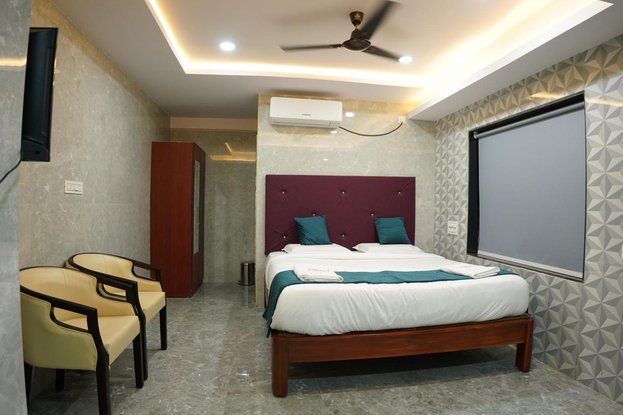 Akshayaa Grand Hotel Visakhapatnam Exterior photo