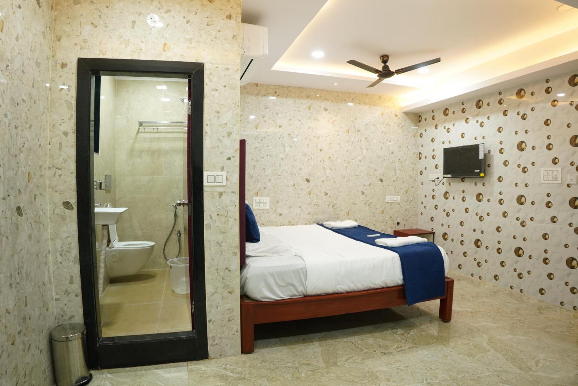 Akshayaa Grand Hotel Visakhapatnam Exterior photo