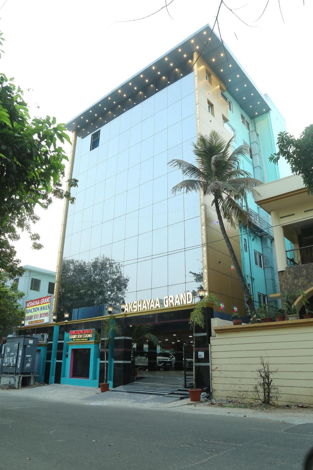 Akshayaa Grand Hotel Visakhapatnam Exterior photo
